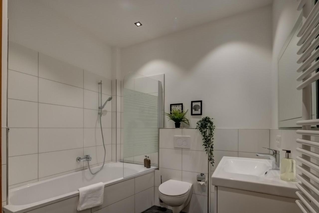 Kaza Guesthouse, Centrally Located 2 & 3 Bedroom Apartments In Аугсбург Экстерьер фото