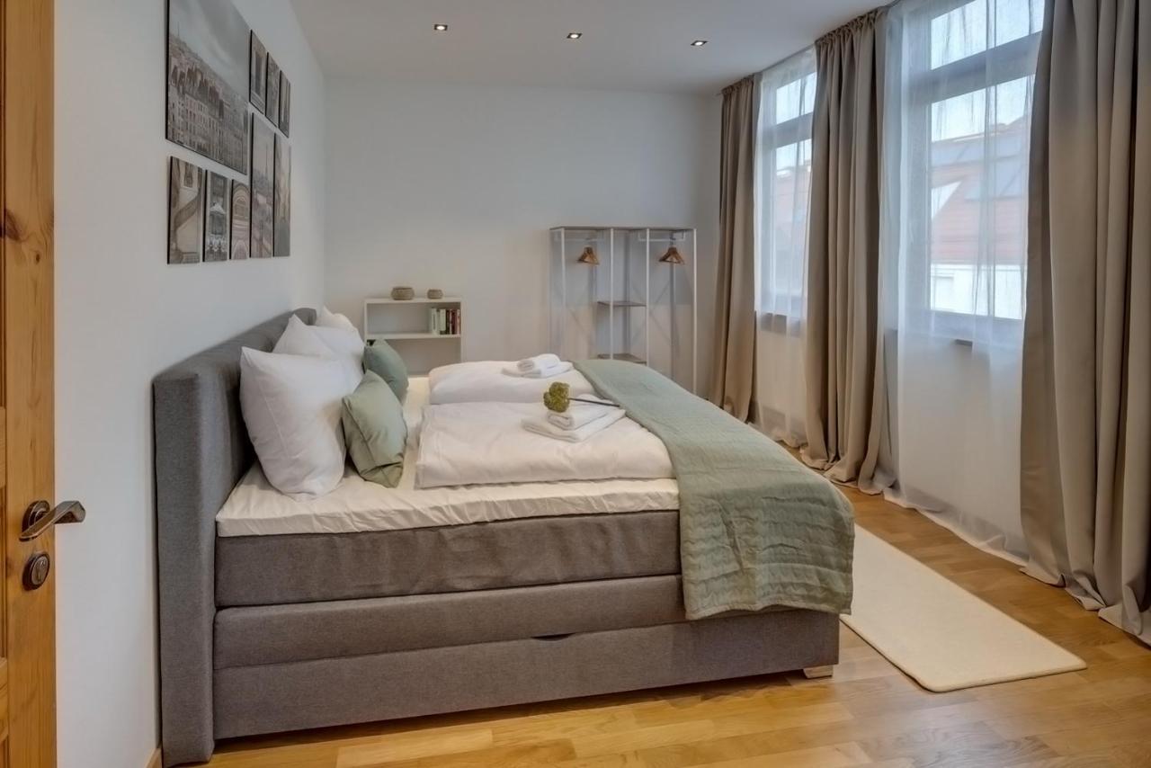 Kaza Guesthouse, Centrally Located 2 & 3 Bedroom Apartments In Аугсбург Экстерьер фото