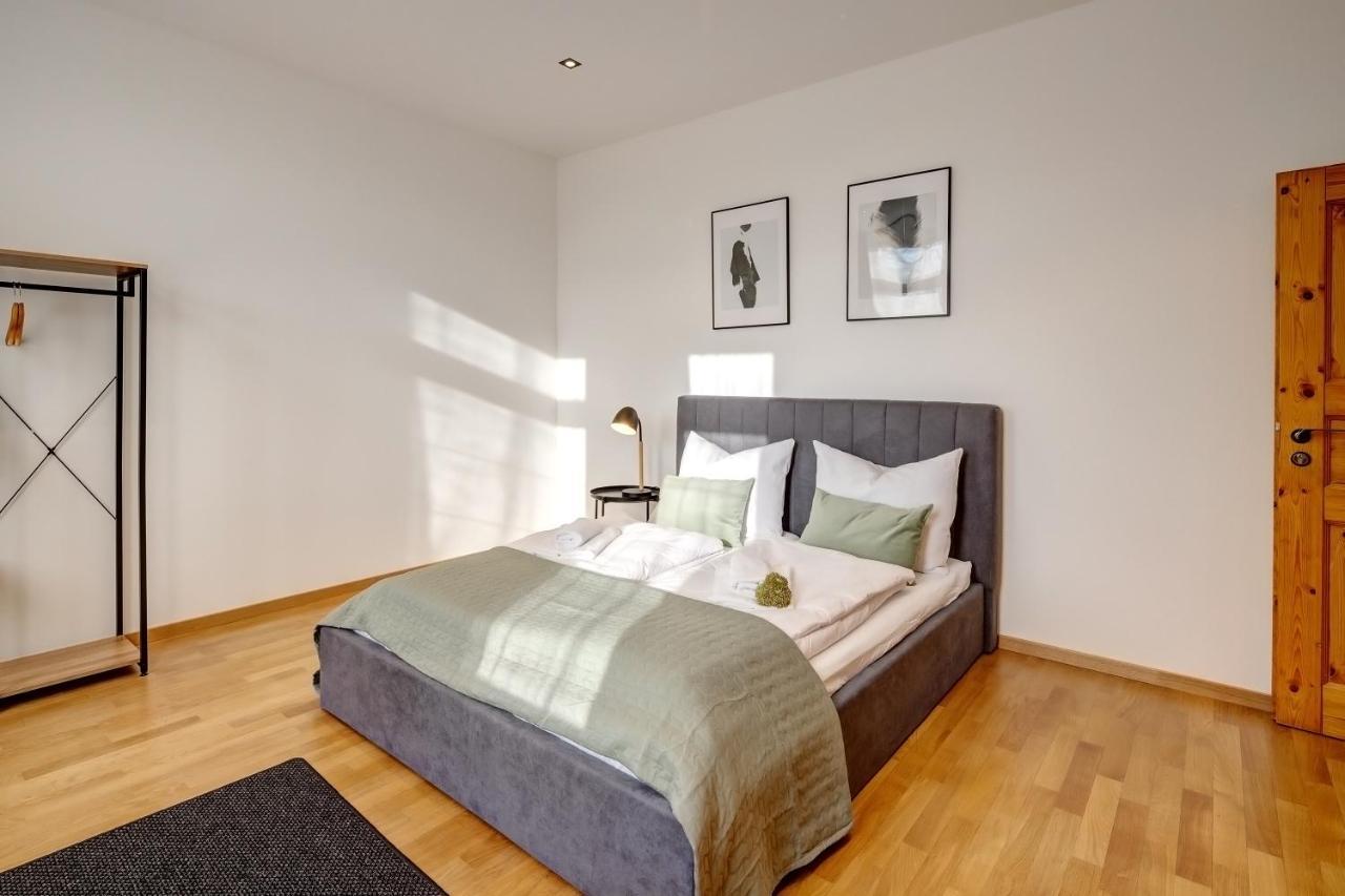 Kaza Guesthouse, Centrally Located 2 & 3 Bedroom Apartments In Аугсбург Экстерьер фото