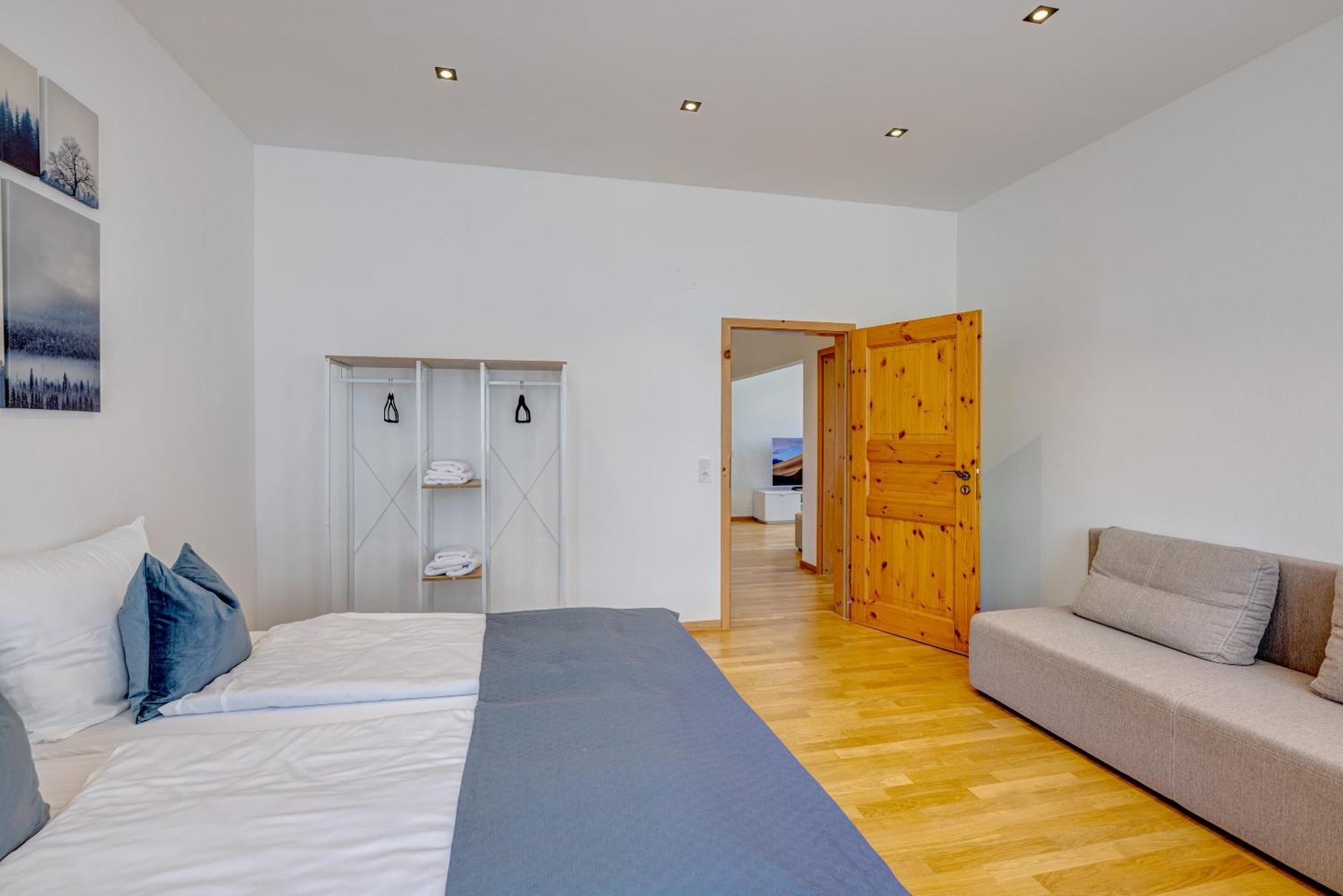 Kaza Guesthouse, Centrally Located 2 & 3 Bedroom Apartments In Аугсбург Экстерьер фото