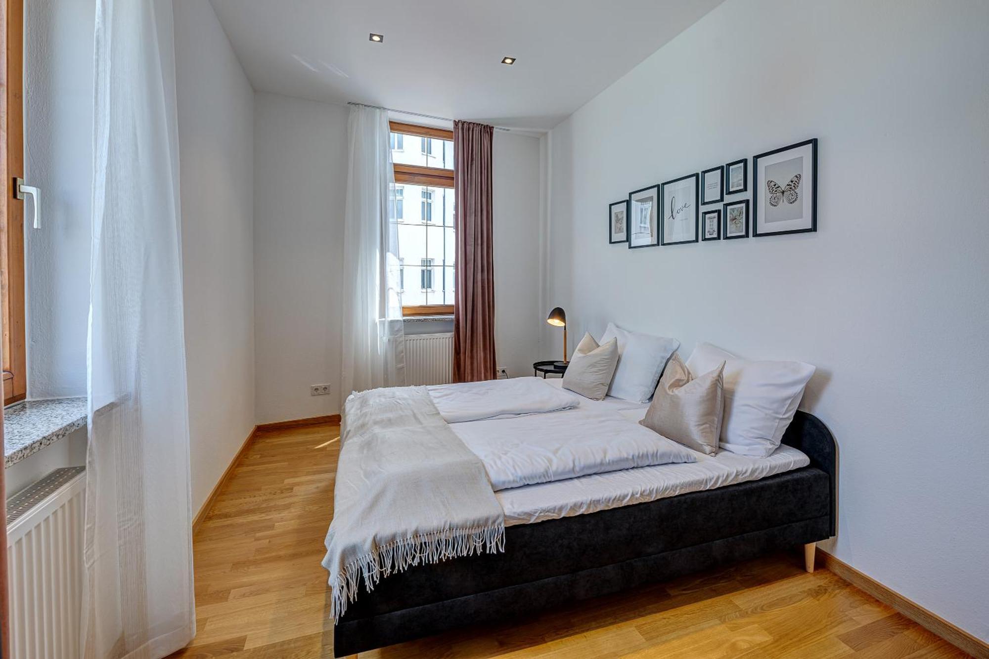 Kaza Guesthouse, Centrally Located 2 & 3 Bedroom Apartments In Аугсбург Экстерьер фото
