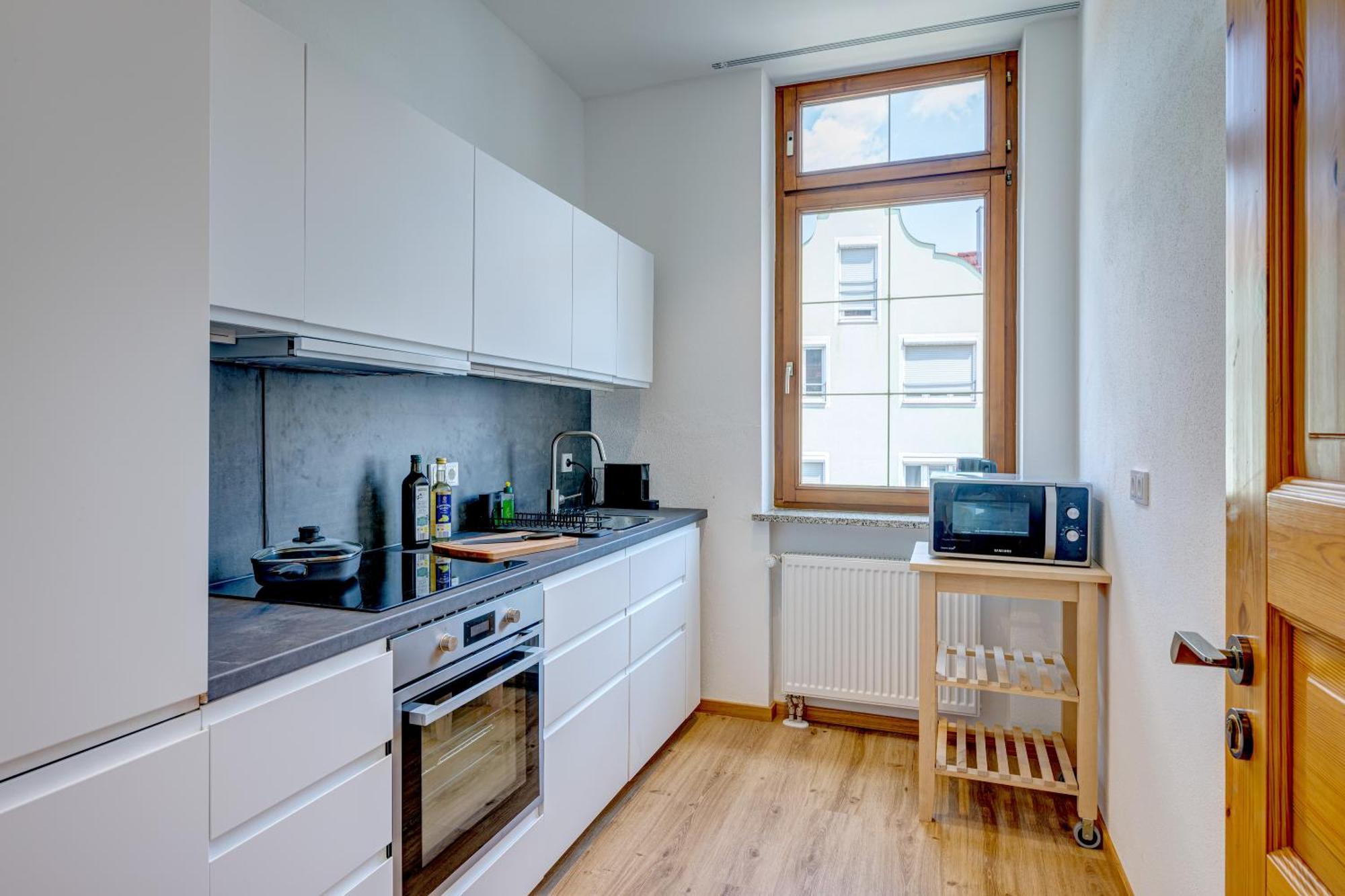 Kaza Guesthouse, Centrally Located 2 & 3 Bedroom Apartments In Аугсбург Экстерьер фото