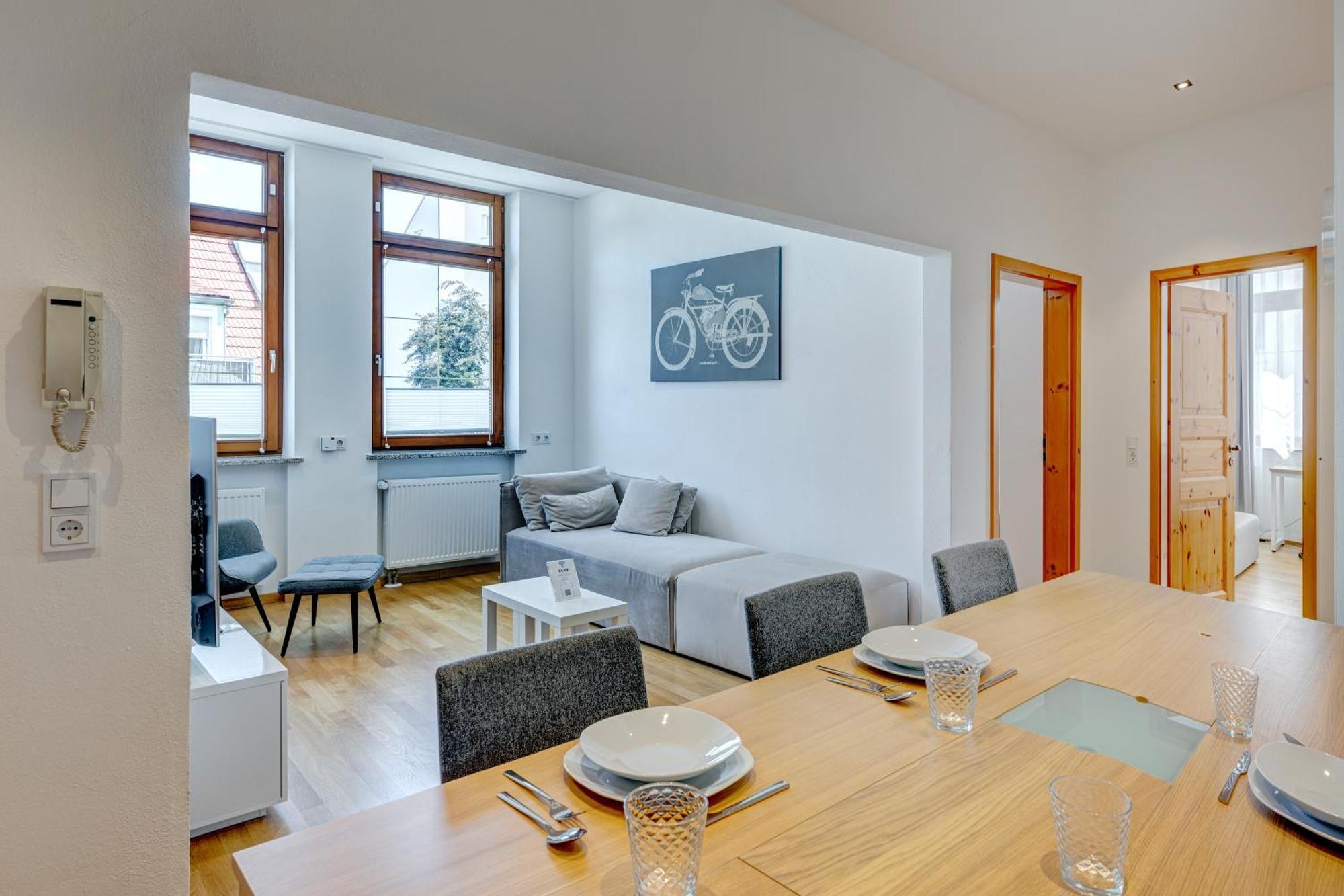 Kaza Guesthouse, Centrally Located 2 & 3 Bedroom Apartments In Аугсбург Экстерьер фото